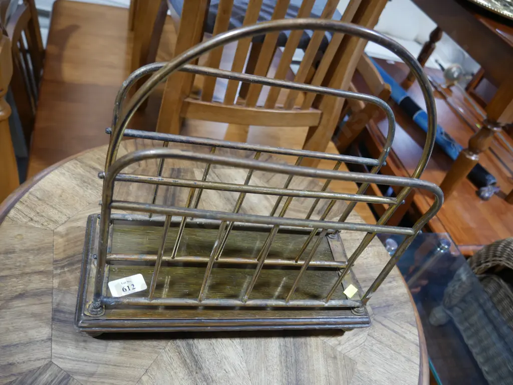 Magazine rack Image 1++