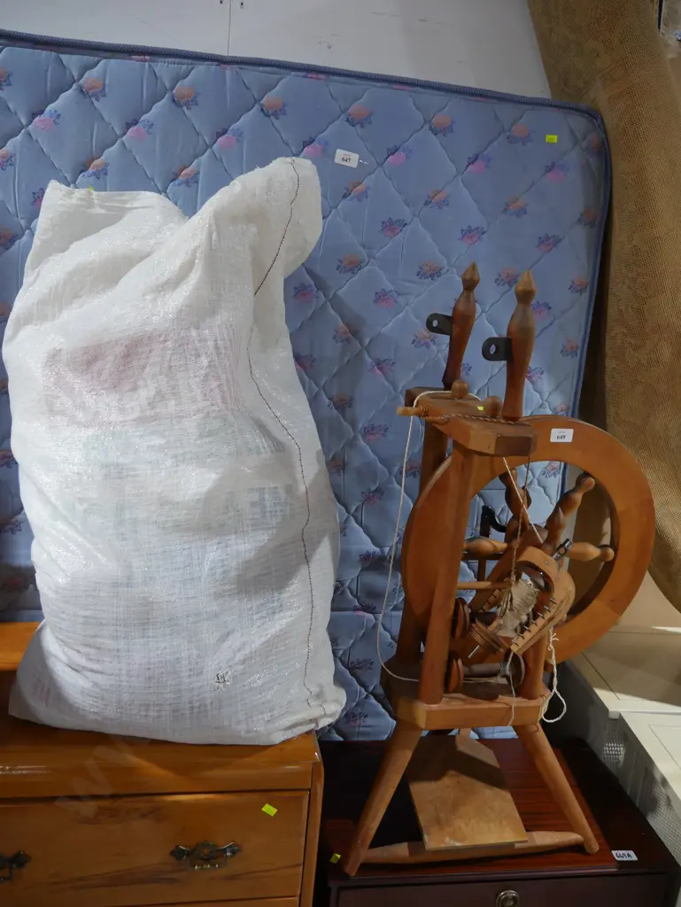 Spinning wheel and wool Image 1++