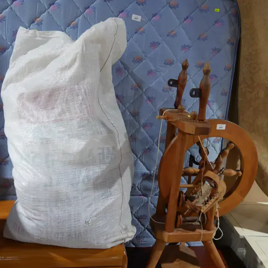 Spinning wheel and wool