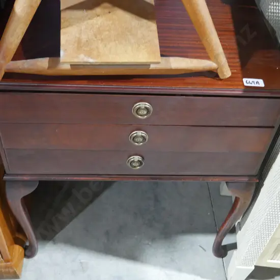 Cutlery cabinet