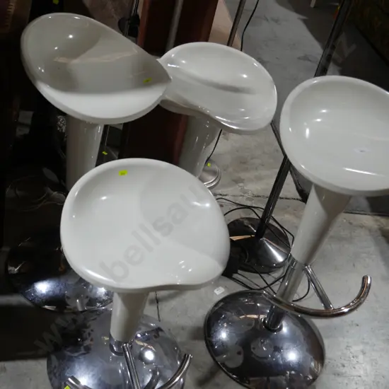 4 bar stools