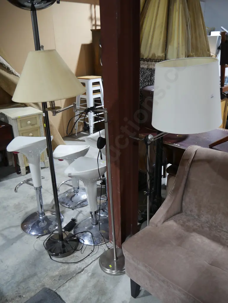 2 floor lamps Image 1++