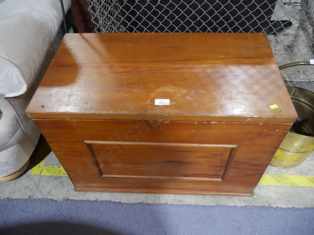 Wooden trunk Image 1++