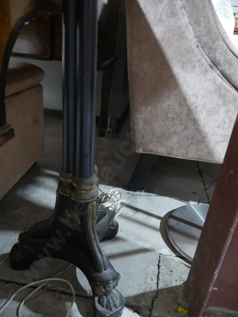 Floor lamp Image 1++