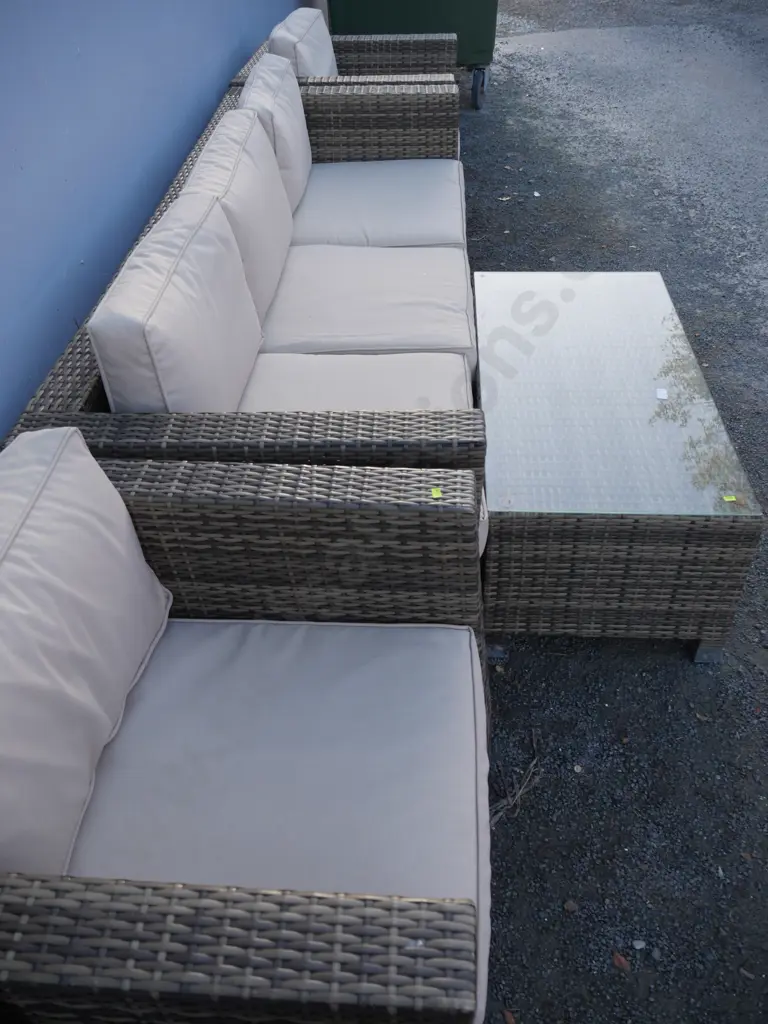 Four piece outdoor cane lounge suite Image 1++