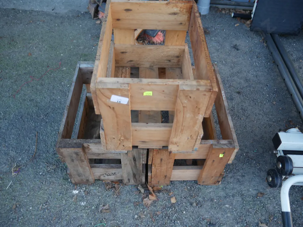 3 crates Image 1++