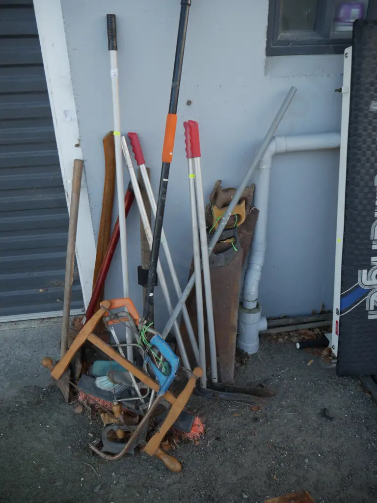 Tools, axes etc Image 1++