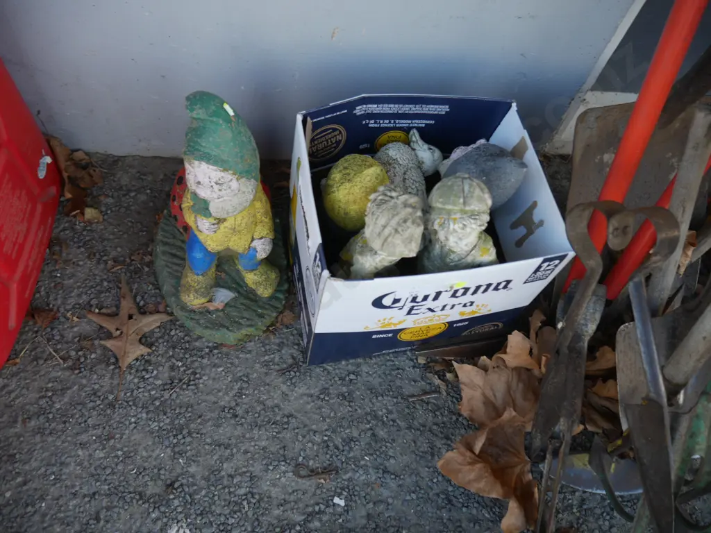 Outdoor ornaments Image 1++