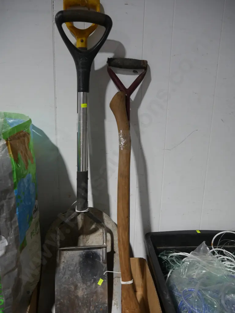 Shovel, axe etc Image 1++