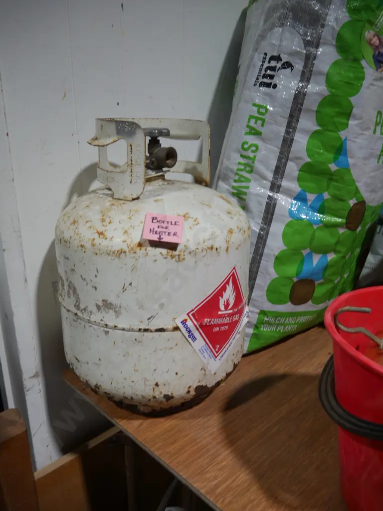 Gas heater and bottle Image 1++