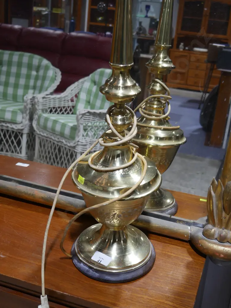 Brass lamp base Image 1++