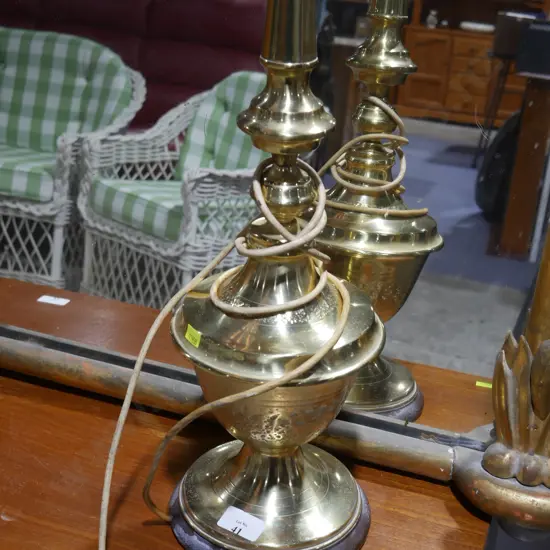 Brass lamp base