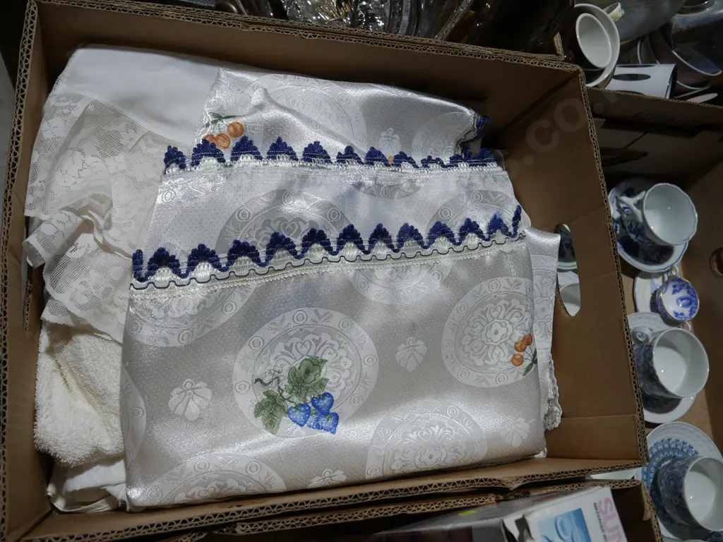 Tablecloths etc Image 1++