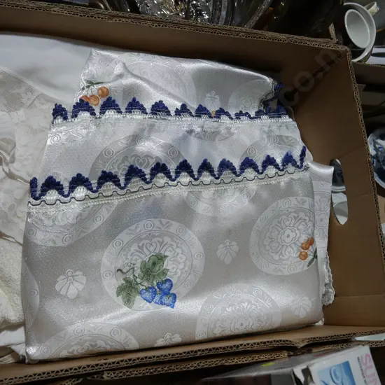Tablecloths etc