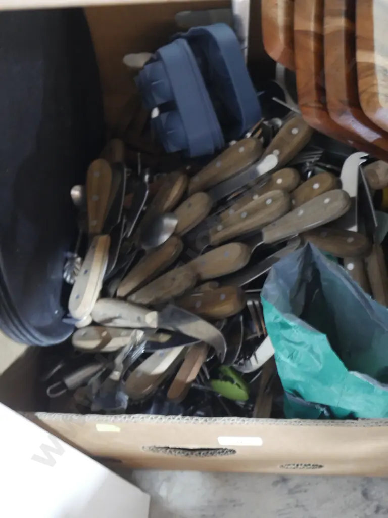Assorted cutlery Image 1++