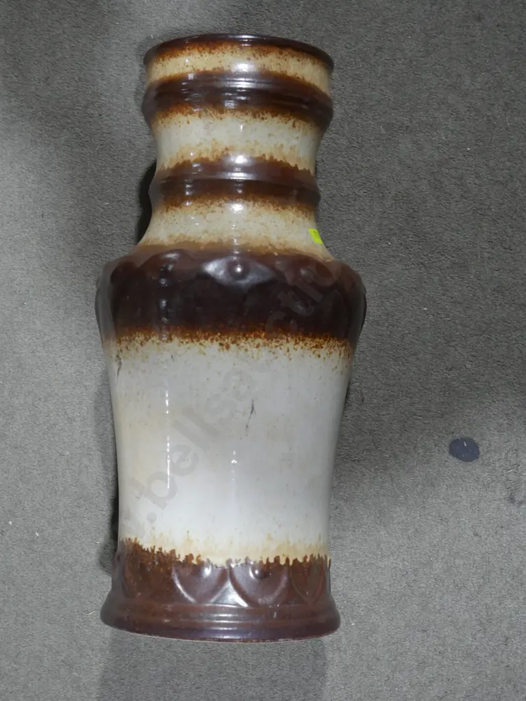 Assorted vases etc Image 1++