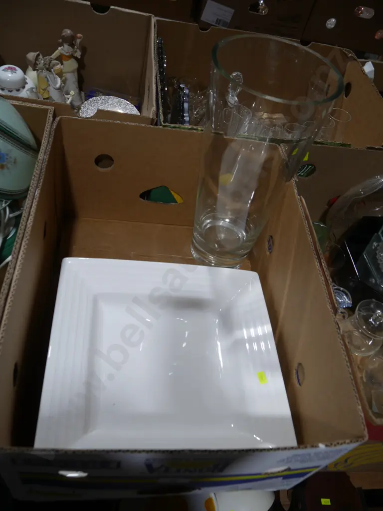 Serving platter and glass vase Image 1++
