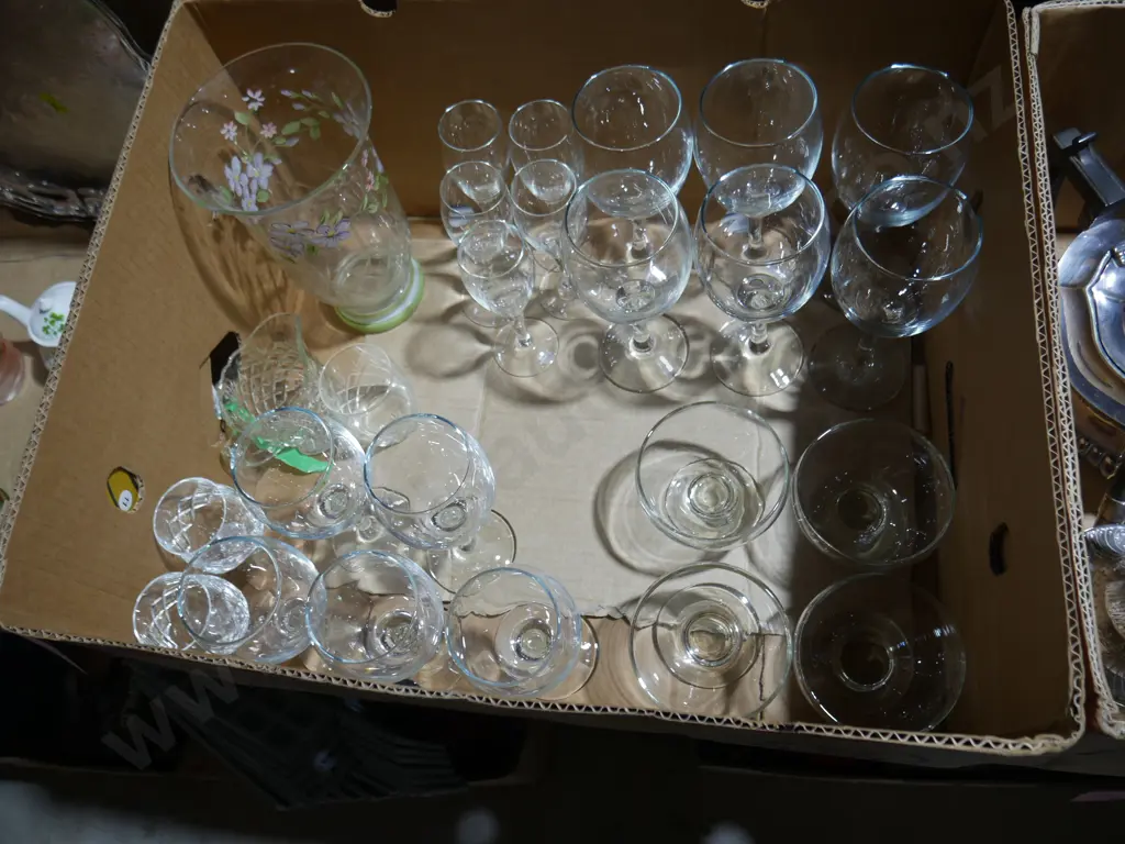 Two boxes of glassware etc Image 1++