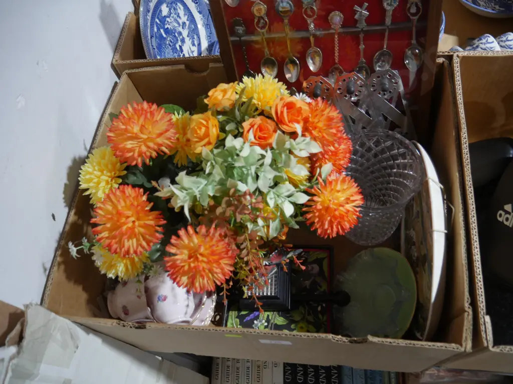 Glassware, souvenir spoons etc Image 1++
