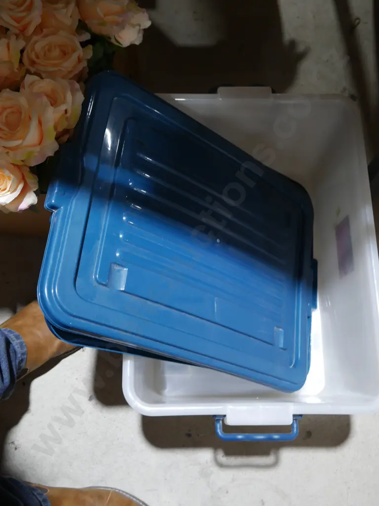 Two storage containers Image 1++