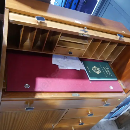 Roll top desk