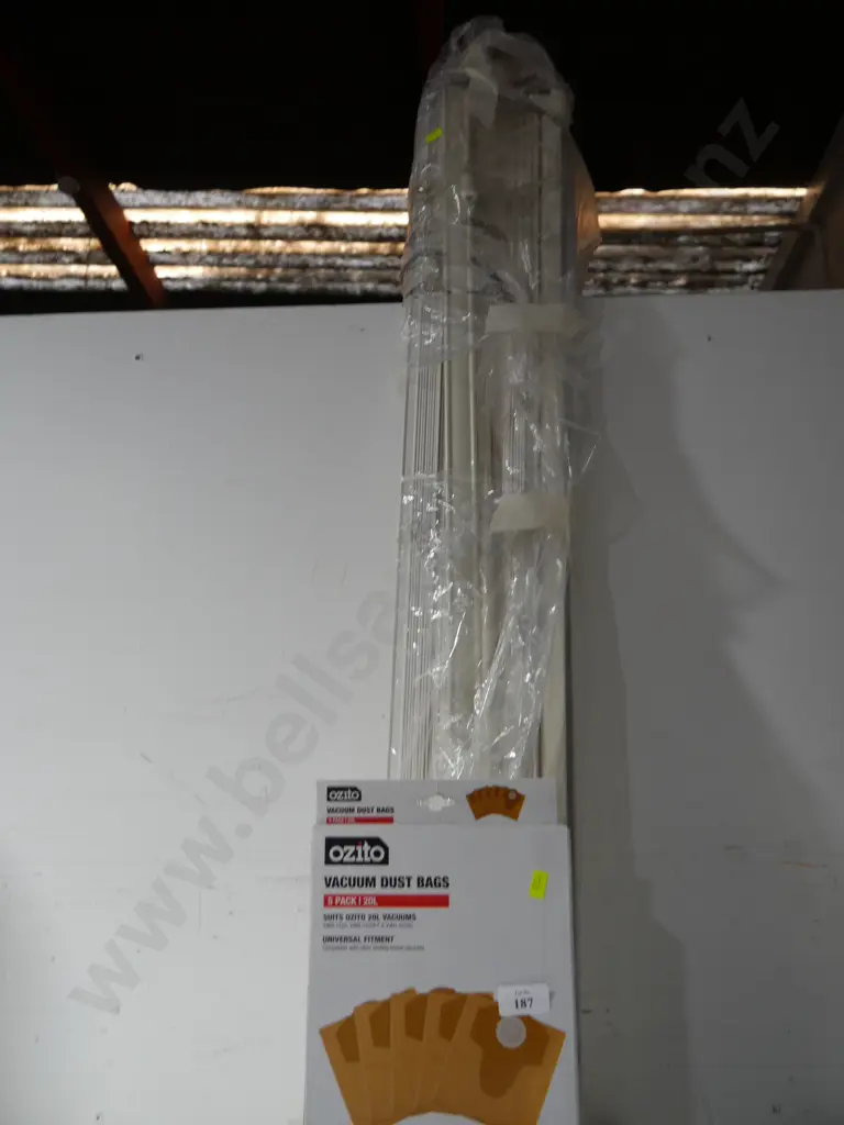Vacuum bags, blinds Image 1++