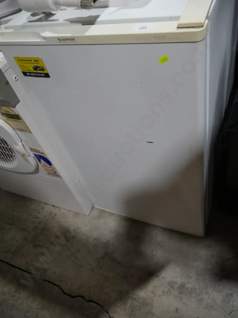 Simpson bar fridge Image 1++