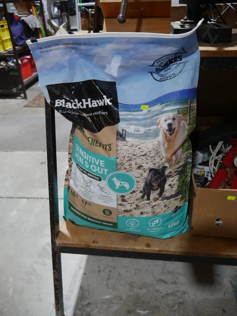 Blackhawk dog food Image 1++