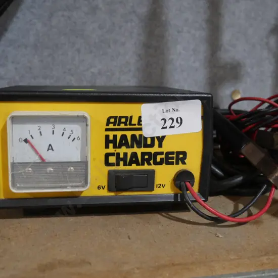 Arlec battery charger