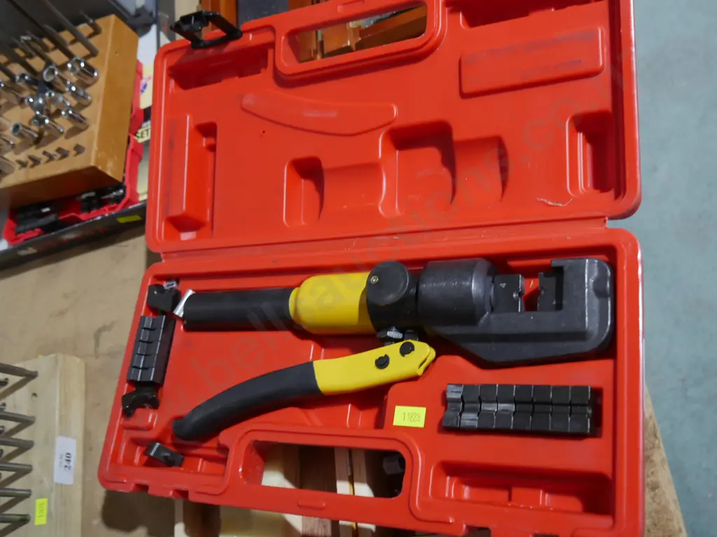 Hydraulic crimper Image 1++