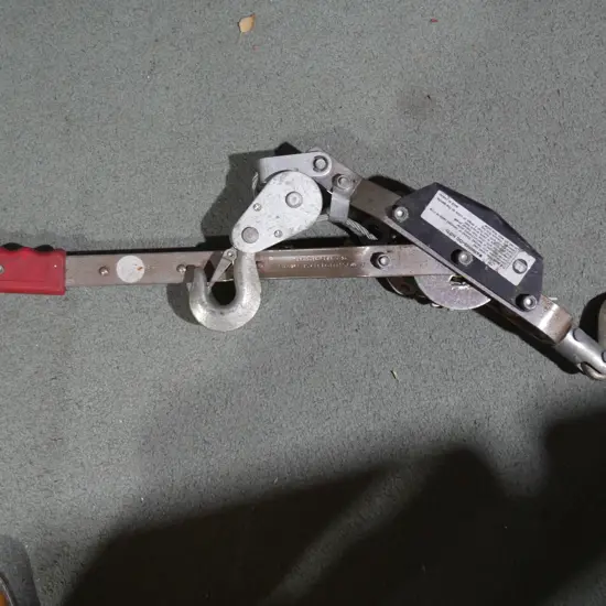 Cable puller