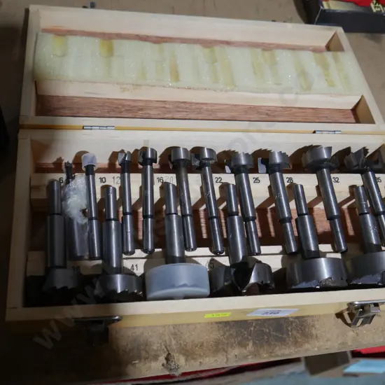 Wood boring bit set