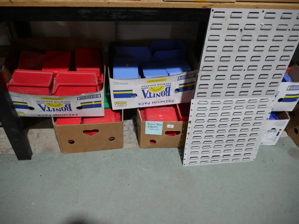 Plastic organisers and wall brackets Image 1++