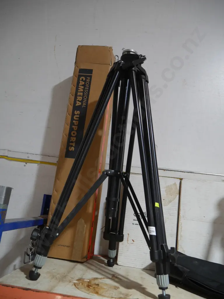 Tripod Image 1++