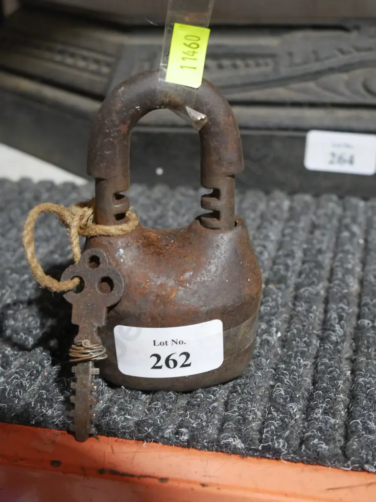 Lock and key Image 1++