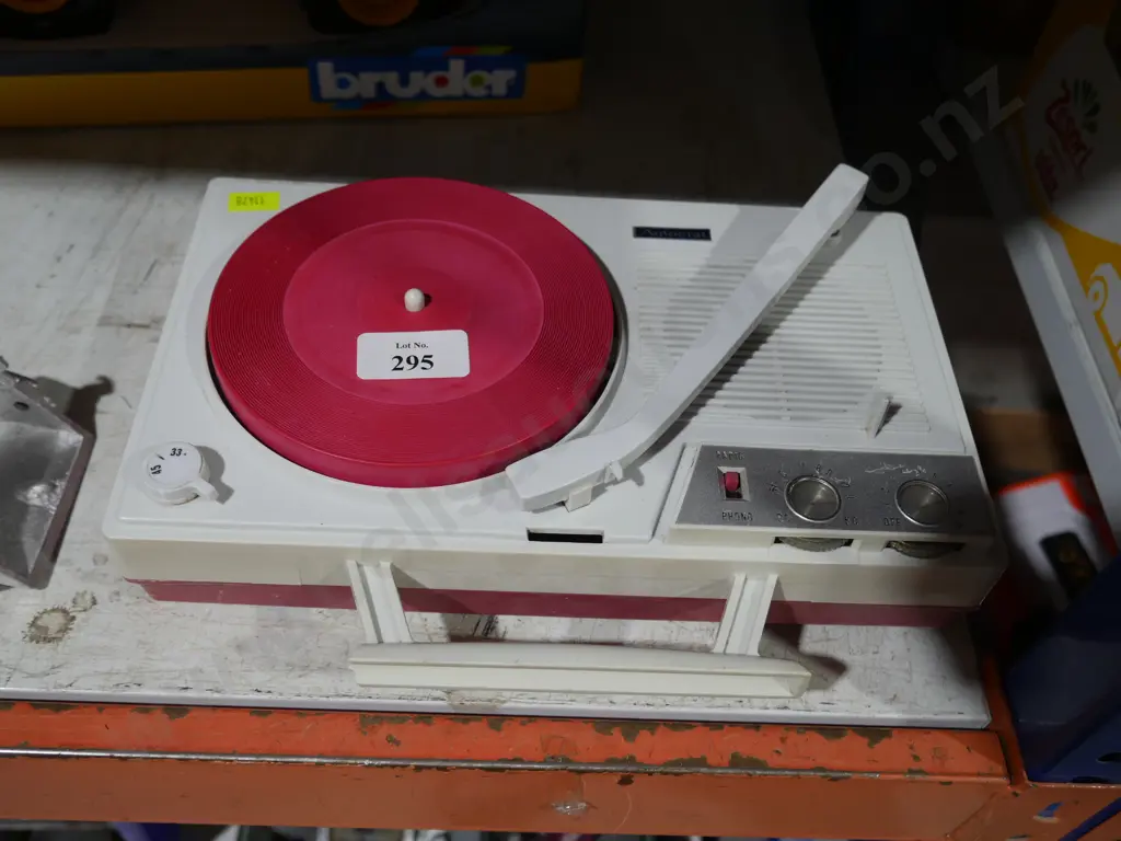 Portable record player Image 1++