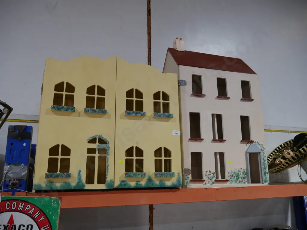 Two dolls houses Image 1++