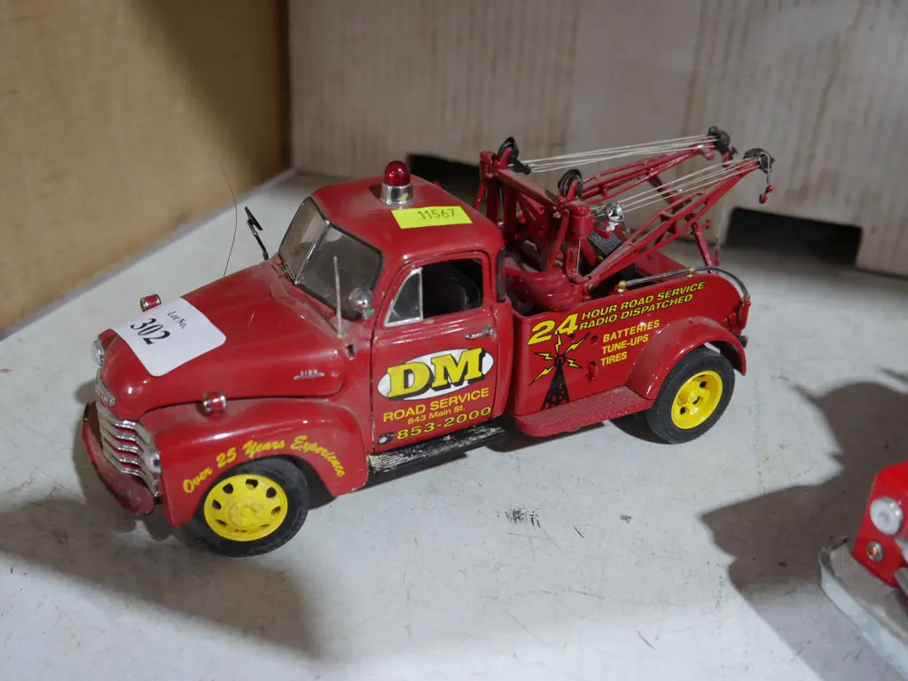 Model tow truck Image 1++