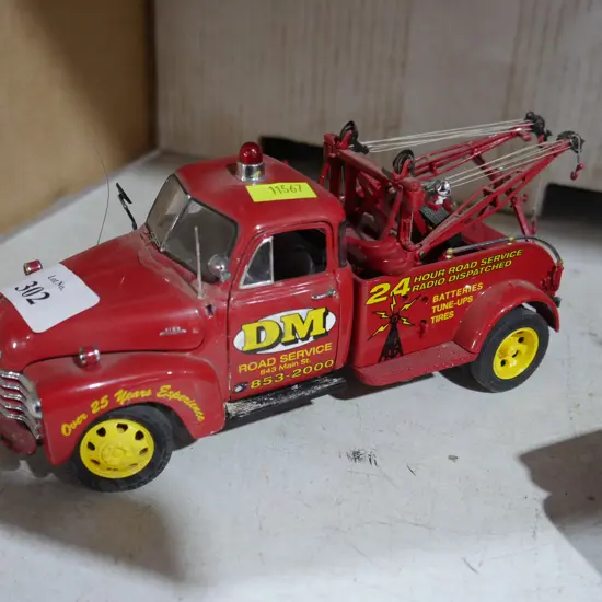 Model tow truck