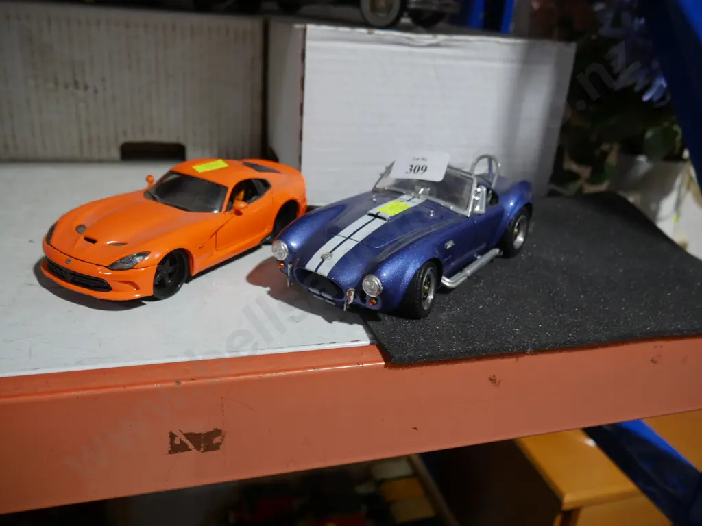 2 model cars Image 1++