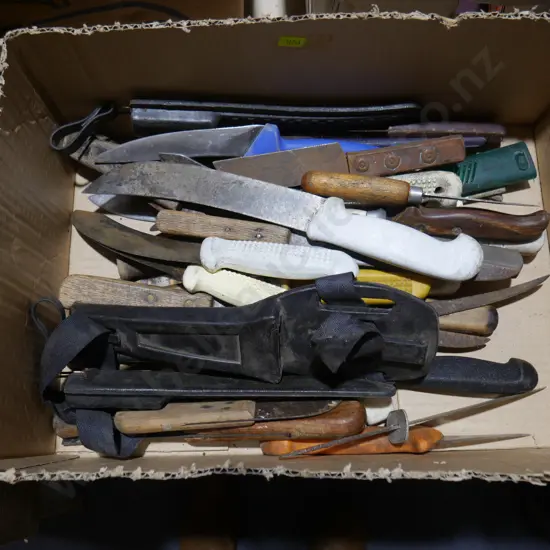 Assorted knives