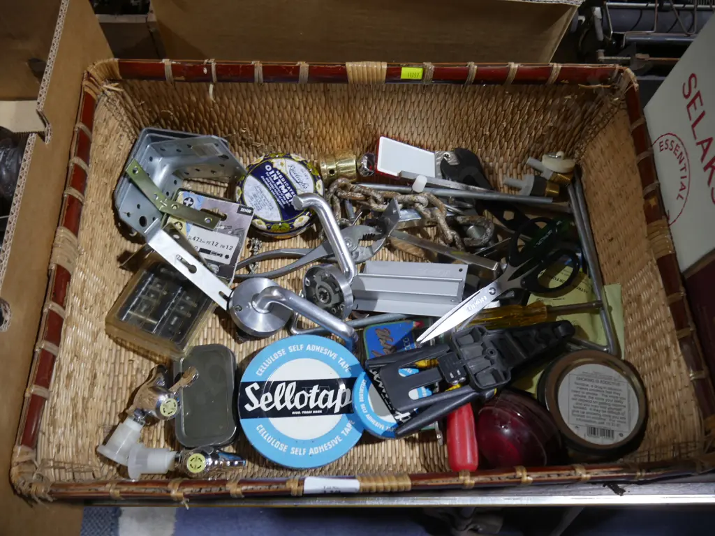 Wall brackets, door handles etc Image 1++