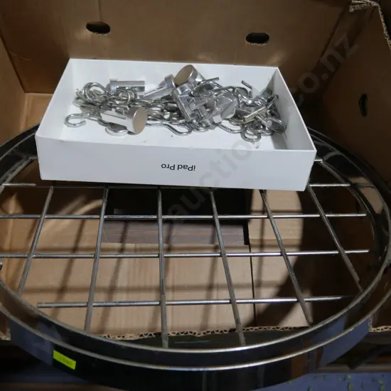 Pot hanger