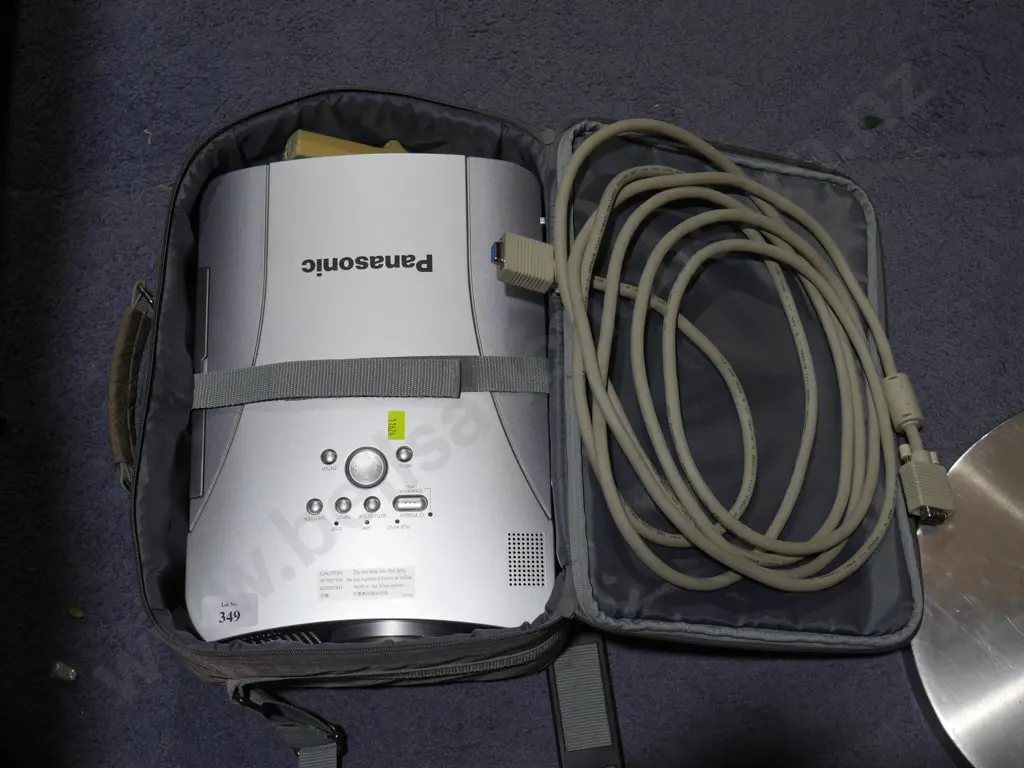 Panasonic overhead projector Image 1++