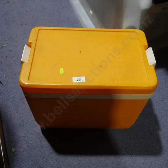 Chilly bin