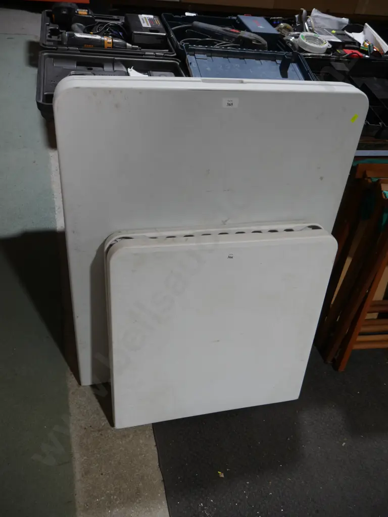 Folding trestle table Image 1++