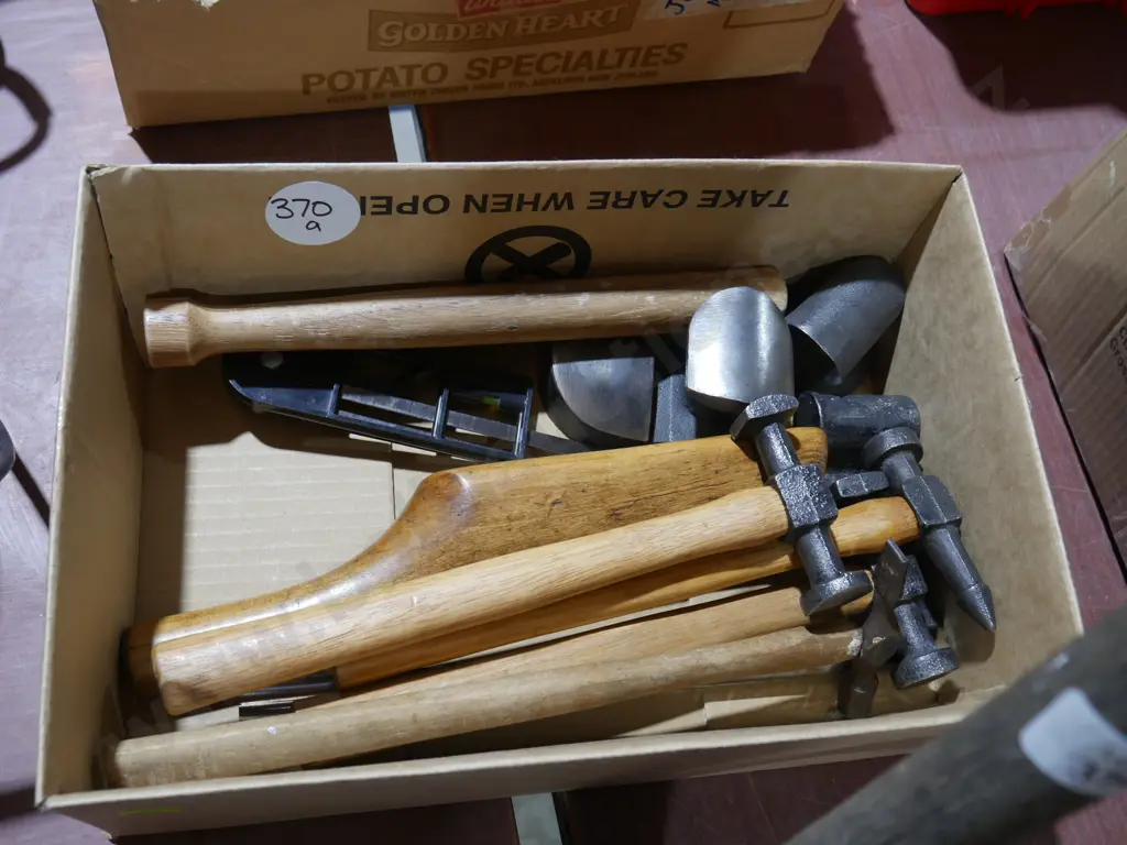 Assorted hammers Image 1++