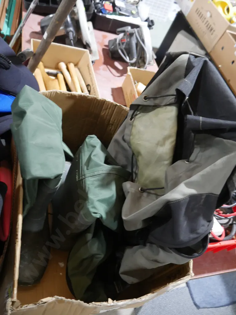 Waders and pack Image 1++