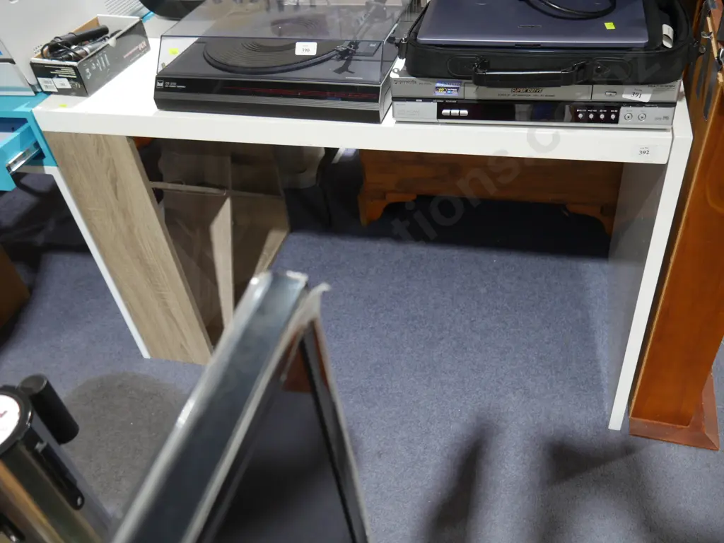 Desk Image 1++