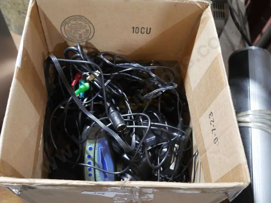 Assorted cables etc Image 1++
